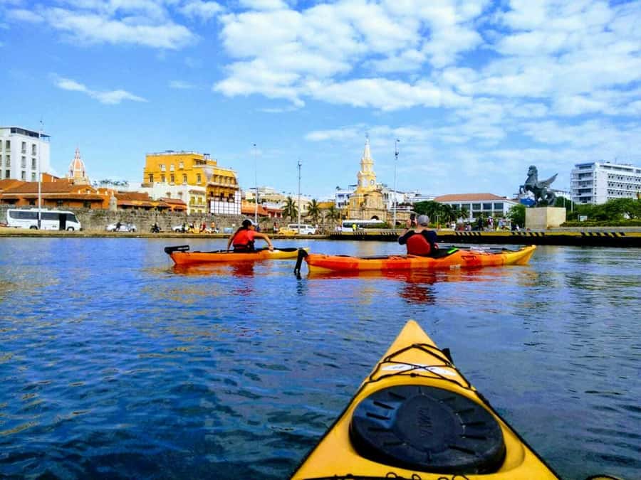 Cartagena: Walled City Kayak Tour - Pastelillo fortress area to Pegasus pier: the safety start and first views