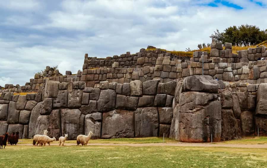 City Tour Cusco Qoricancha Sacsayhuaman y Tambomachay - Sacsayhuamán Fortress: Massive Stones, Strategic Meaning, and Views That Answer Questions