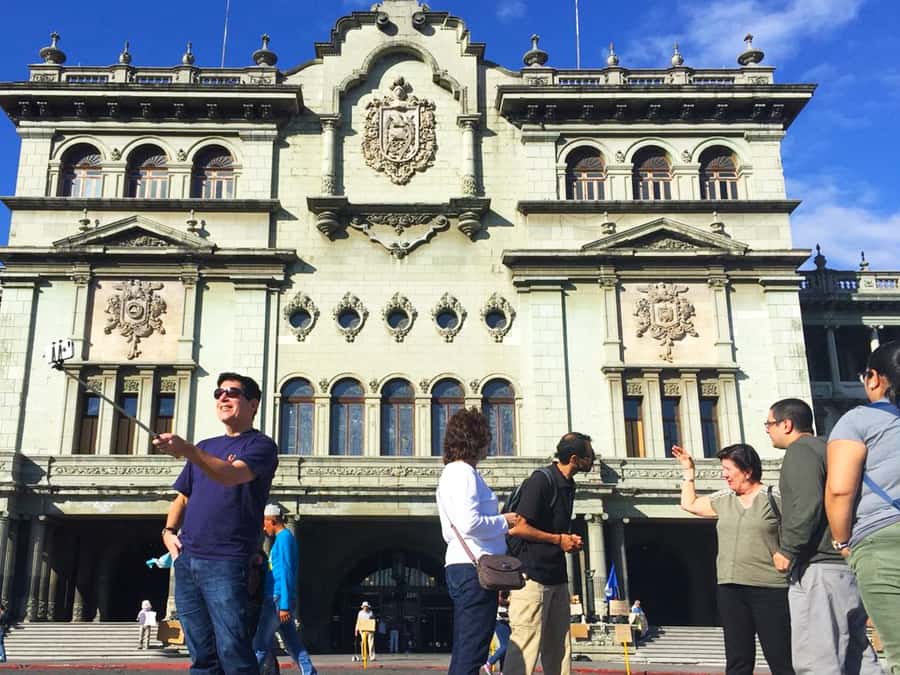 Combo Tour: Colonial Antigua & Guatemala City Explorer Tour - Antigua to Guatemala City: shifting from colonial corners to modern avenues