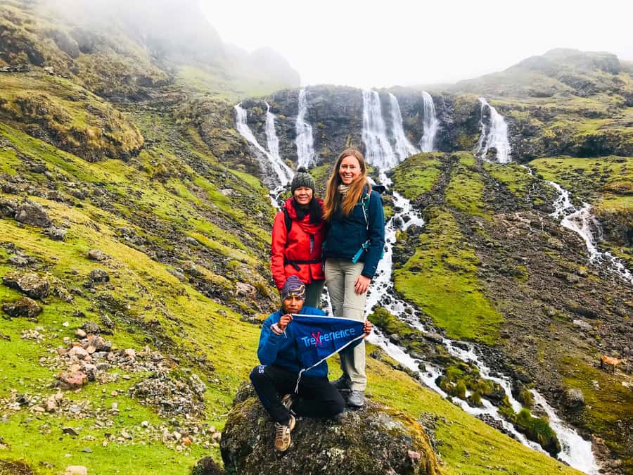 Cusco: 4-Day Lares Trek to Machu Picchu with Panoramic Train - Day 2: Condor Pass at 4,750 m, offering ceremony, and Canchacancha village