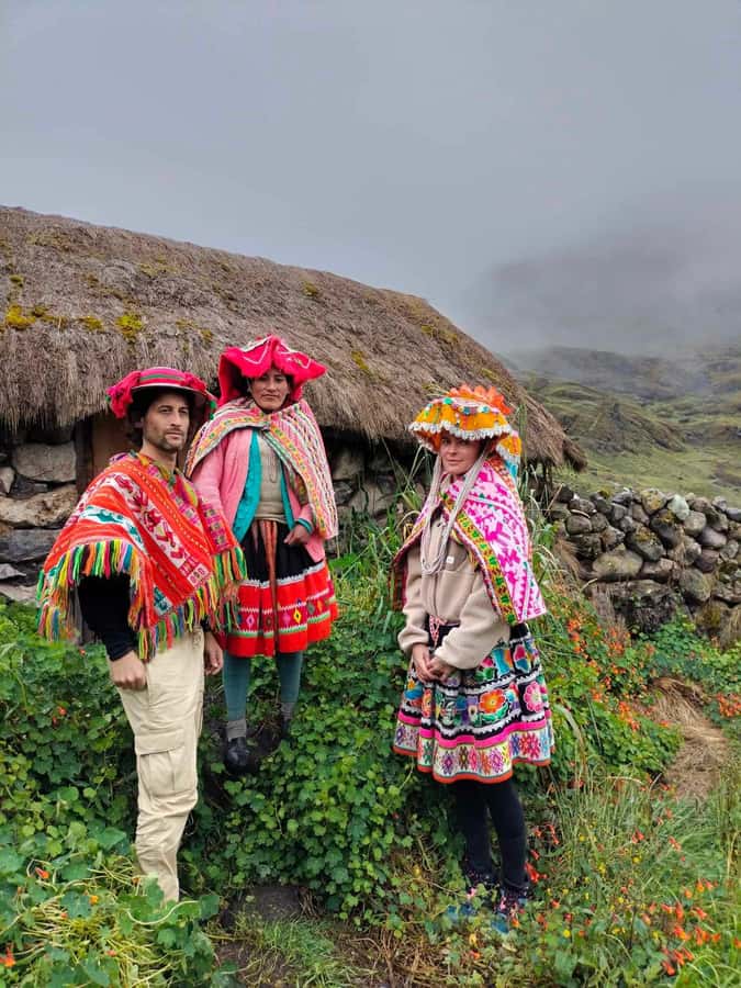 Cusco: 4-Day Lares Trek to Machu Picchu with Panoramic Train - Day 3: Sacred Valley downhill hike, Maras salt mines, Ollantaytambo, and the hotel night