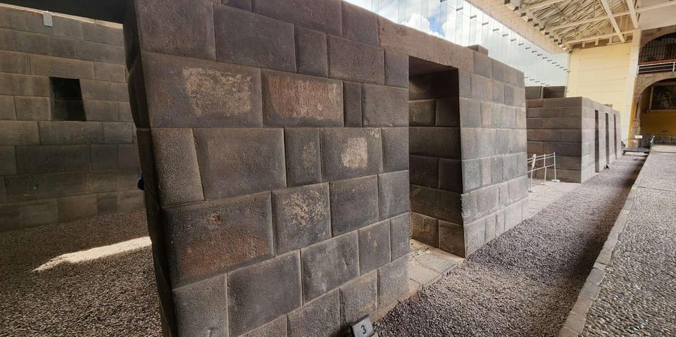Cusco: City Tour | Half-Day Tour to 4 Archaeological Sites - Qenqo: ritual amphitheater and the shapes of belief