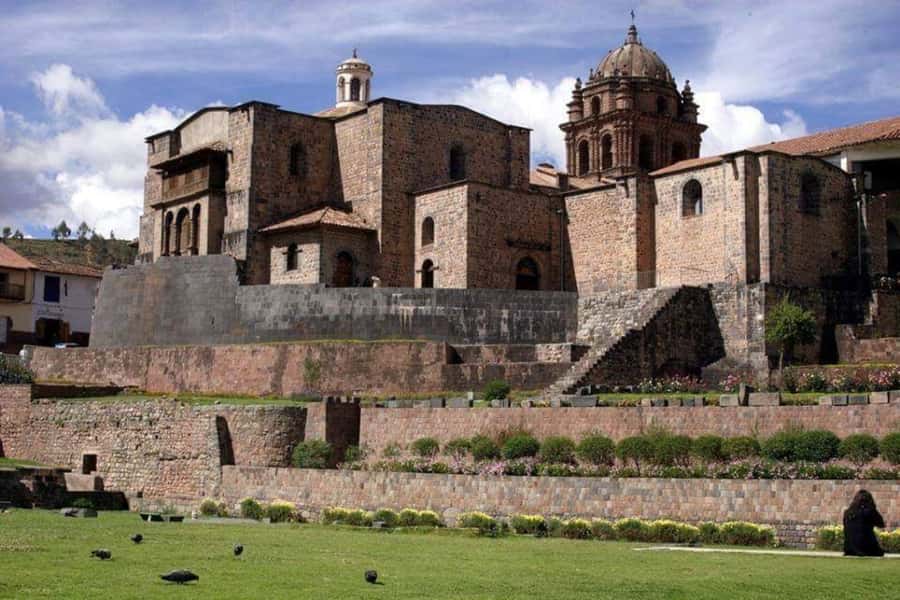 Cusco: Half-Day City Tour - Sacsayhuaman: limestone blocks and a solar-shrine theory