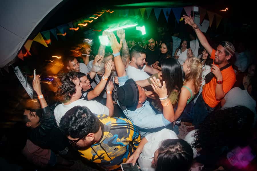 Cusco: Pub Crawl with Skip-the-Line Access and Drinks - Guides and group vibe: what inclusion feels like in real life