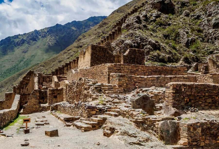 Cusco: Sacred Valley, Pisac, Ollantaytambo, Salt Mines Moray - Ollantaytambo: living town, steep steps, big views