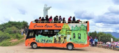 Cusco: Sightseeing Tour of the City on an Open-Top Bus - Getting Oriented Fast: Sta. Catalina Angosta and Plaza de Armas