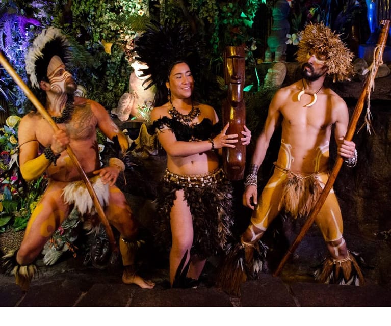 Dinner Show in Bali Hai with Wine refill and transportation - The one thing you should check before you go: your table view