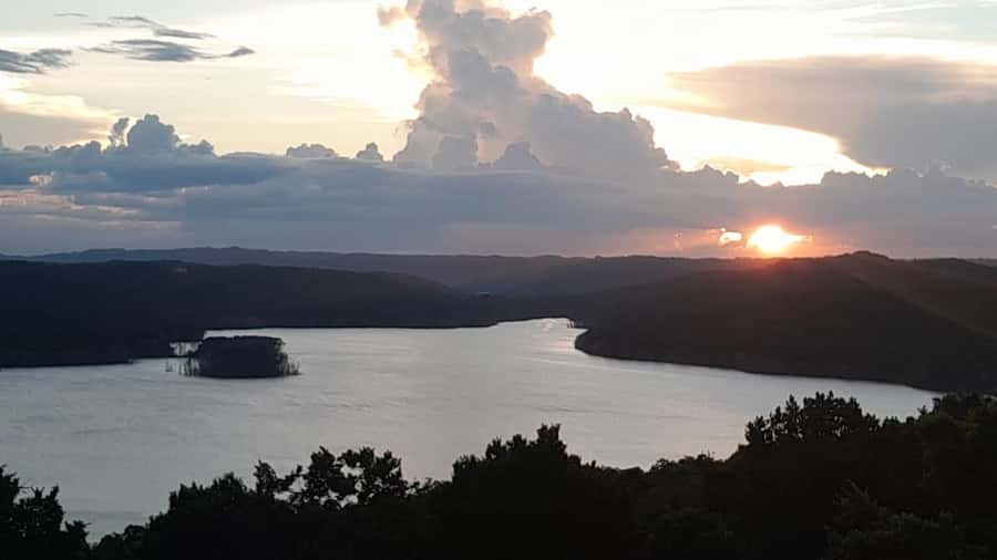 Flores: Yaxha Shared Sunset Tour with Transportation & Guide - Key takeaways before you go