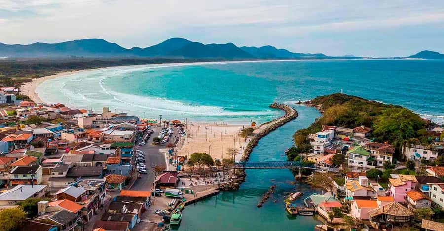 Florianópolis: Historical Center, Beach & Nature Tour - Barra da Lagoa: three hours, natural pools, and a real hike option
