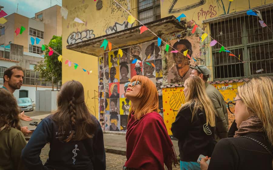 Florianopolis: Walking Tour - History, Art and Gastronomy - Praça XV de Novembro and Praça Fernando Machado: community stories in public squares
