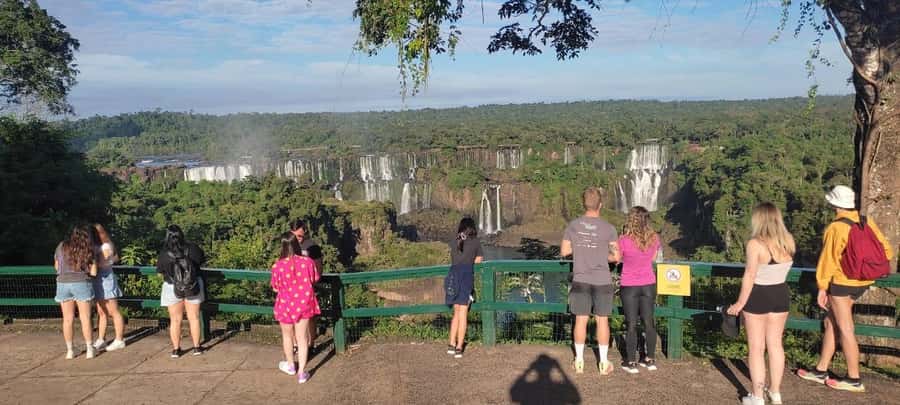 Foz do Iguaçu: Brazil/Argentina Sides Iguazu Falls Day Tour - Two Countries, One World-Class Waterfall Day: What Makes This Tour Work