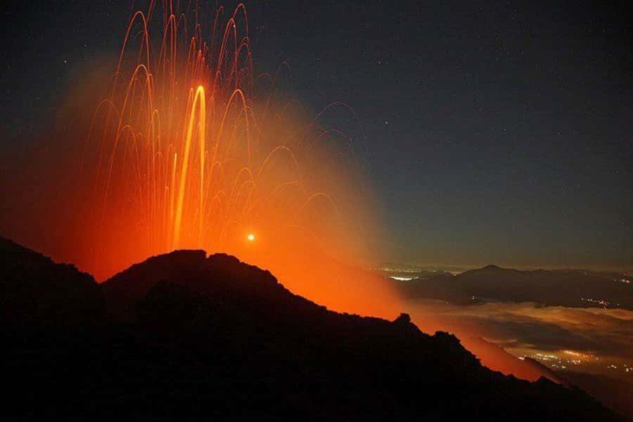 From Antigua: Pacaya Volcano Day Hike - Pacaya in one hit: smoke, caldera, and huge volcano views