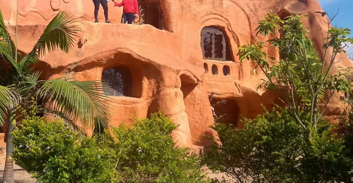 From Bogota: Villa de Leyva Day Magic Town Tour - What to expect from the guide and group size