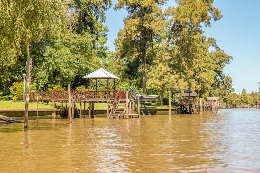From Buenos Aires: Boat Trip to Tigre with Puerto de Frutos - Guides and audio: why people praised the human touch