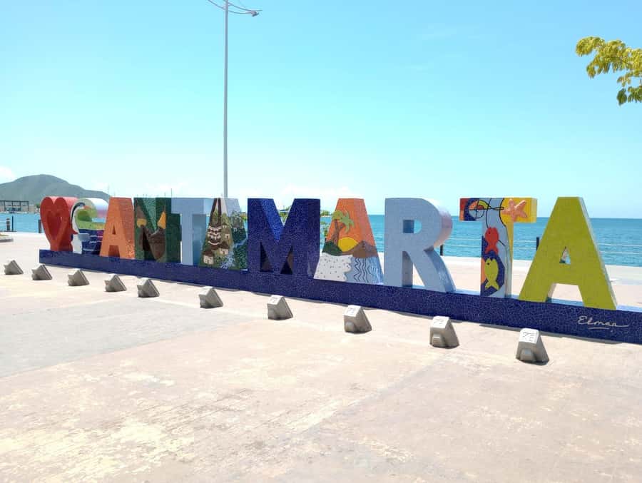 From Cartagena: Barranquilla & Santa Marta Guided City Tour - Barranquilla stops: La Venta del Mundo, Malecón, and the Shark’s Fin