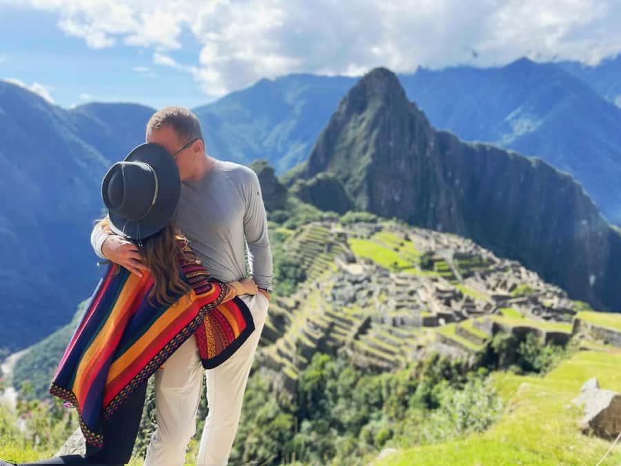 From Cusco: 1-day Machu Picchu Tour by Train - The tourist train to Aguas Calientes: comfort with the Andes outside