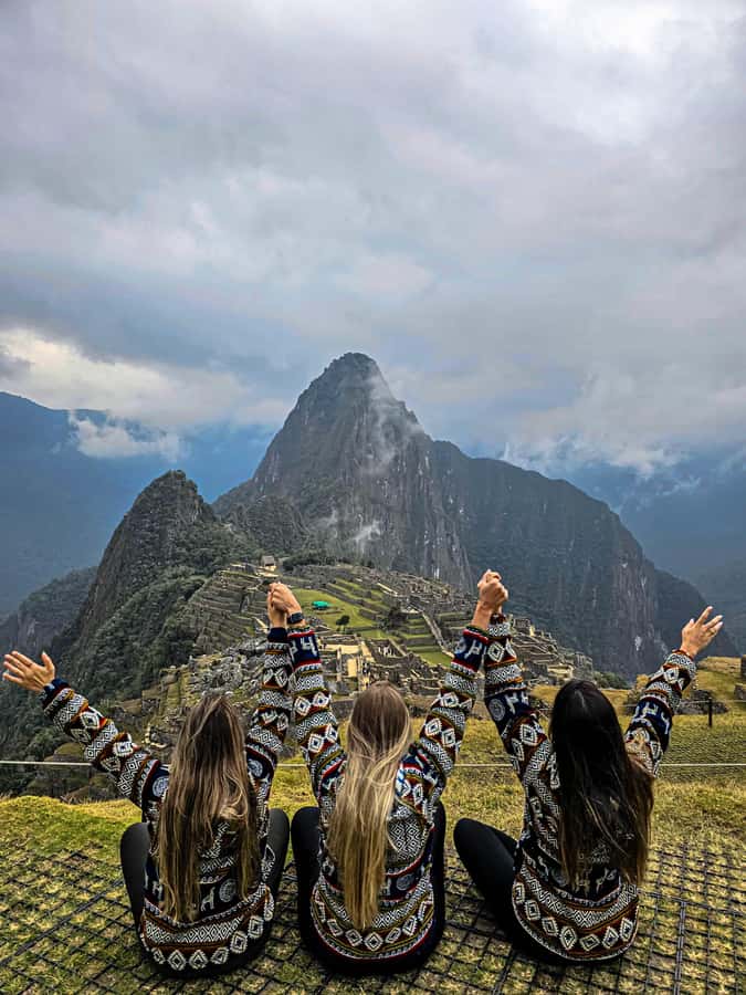 From Cusco: 1-day Machu Picchu Tour by Train - The bus up and the entrance process: your 2-hour guided core