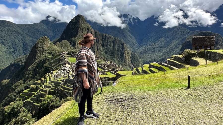 From Cusco: 2-Day Trip to the Sacred Valley and Machu Picchu - Urubamba lunch time: eat local without losing the schedule