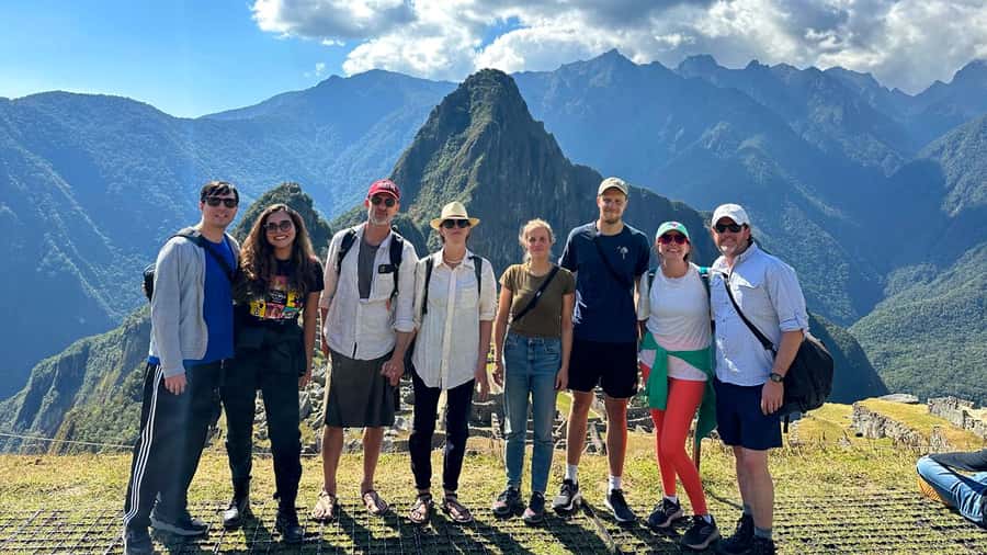 From Cusco: 2-Day Trip to the Sacred Valley and Machu Picchu - Machu Picchu by early bus: the part where the mountain changes everything