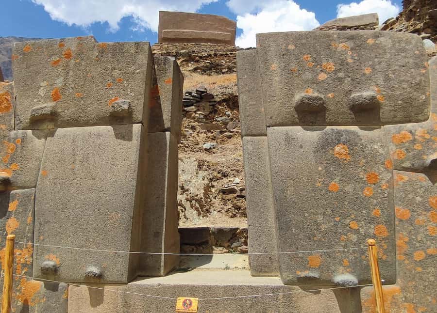 From Cusco: 2-Day Trip to the Sacred Valley and Machu Picchu - Cusco pickup to the Sacred Valley drive: where the day starts strong