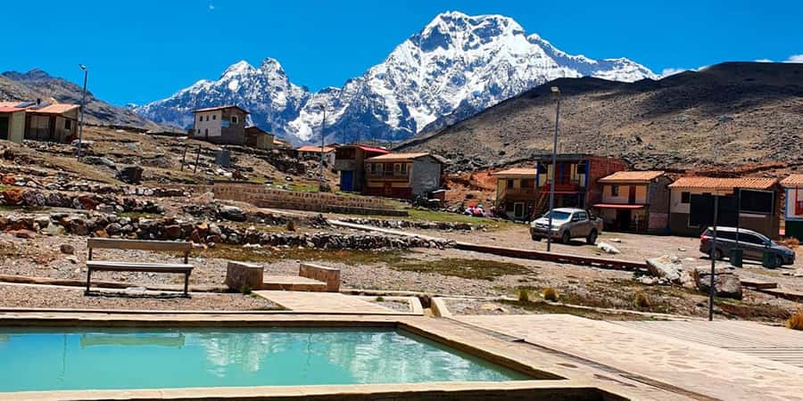 From Cusco: 7 Lakes Ausangate Trek with Breakfast and Lunch - First mountain views: meeting Apu Ausangate at 6,384 meters