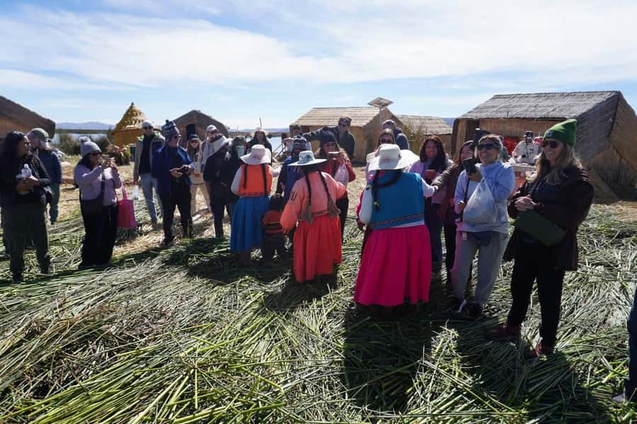 From Cusco: Lake Titicaca, Uros and Amantani by sleeper bus - The 1-day version versus the 2-day version (and why it matters)