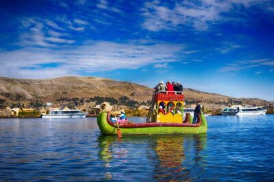 From Cusco: Titicaca Lake - Full day tour with sleeper bus - Getting to the lake: speedboat time and instant scale
