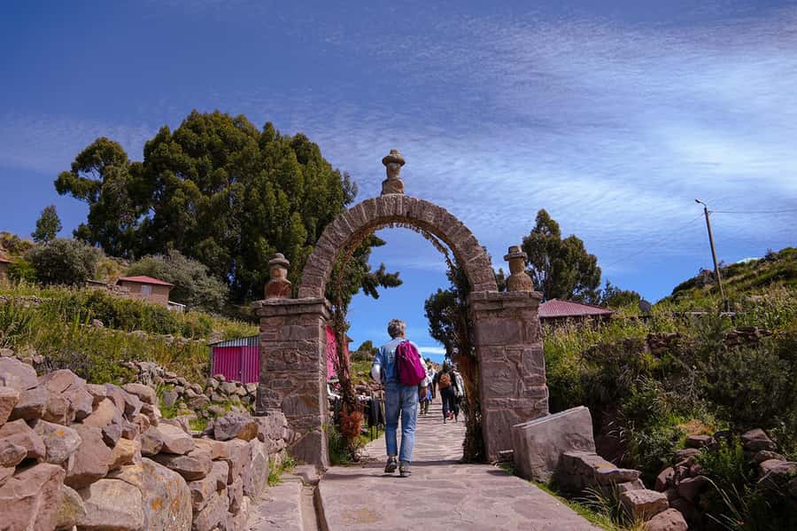 From Cusco: Titicaca Lake - Full day tour with sleeper bus - Price and value: what you’re paying for, and what you’ll pay extra