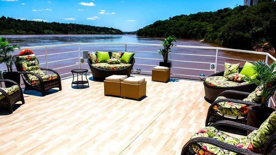 From Foz do Iguaçu: Sunset Catamaran Tour with Meal - The Boat Ride on Kattamaram II: Comfort, A/C, and a Moving Stage