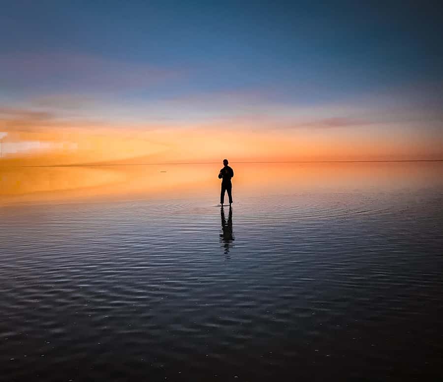 From La Paz: 4-Day Trip to San Pedro de Atacama w/Salt Flats - Sunset on the flats: wine, mirror-effect chances, and why timing matters