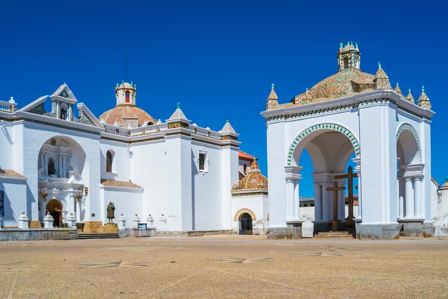 From La Paz: Titicaca, Copacabana, and Isla del Sol Day-Trip - A 15-Hour Titicaca Circuit That Moves Fast From La Paz