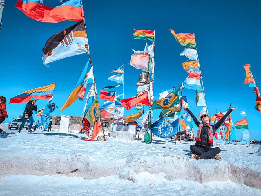From La Paz: Uyuni Salt Flat Tour & Overnight Roundtrip Bus - Lunch on the route: filling enough, not fancy