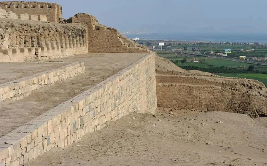 From Lima: Pachacamac Inka Pyramids & The Larco Museum Tour - The 8-hour schedule and the lunch break you control