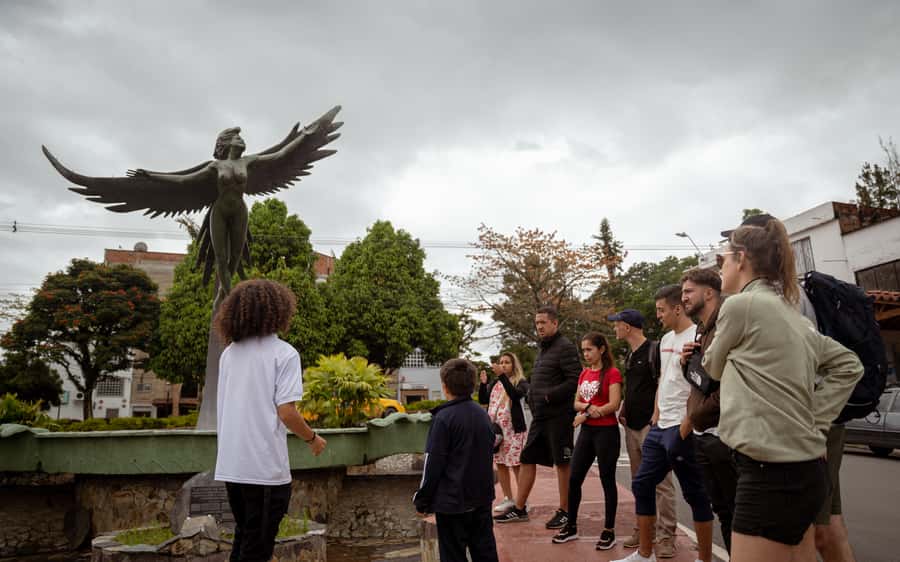 From Medellin: Guatape El Peñol with boat + gastronomic tour - El Peñol: The Rock Tour, Town Stories, and the Optional Steps