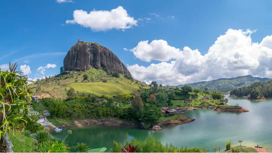 From Medellín: Paragliding Flight and Guatape Tour - Paragliding in Cocorná: what 20 to 25 minutes feels like