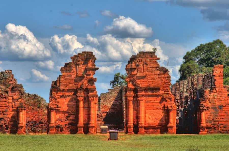 From Puerto Iguazu: San Ignacio Ruins and Wanda Mines Tour - Leaving Puerto Iguazú: Pickup Time, Travel Distance, and Group Pace