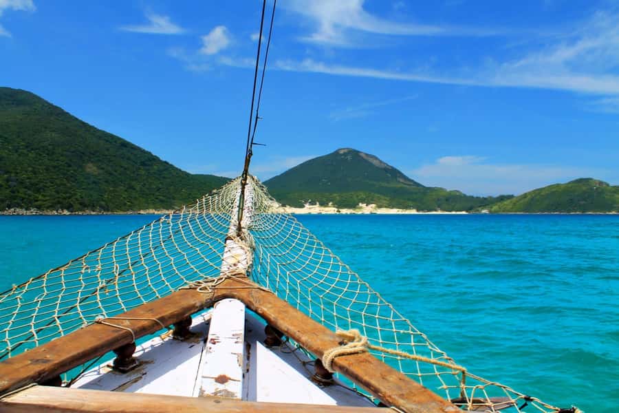 From Rio: Arraial do Cabo - The Brazilian Caribbean Daytrip - Boarding at Praia dos Anjos: The Boat Trip Portion That Drives the Value
