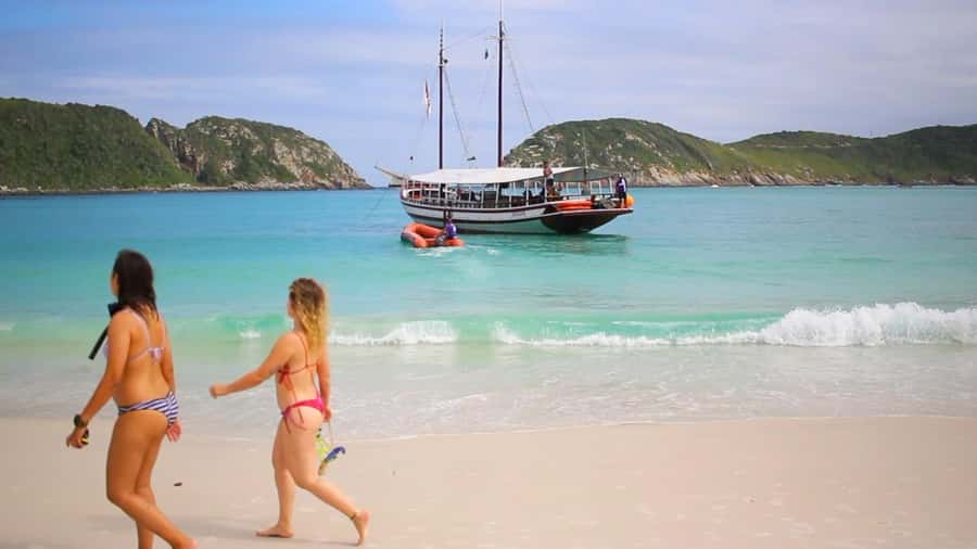 From Rio de Janeiro: Arraial do Cabo Boat Trip with Lunch - Schooner ride priorities: safety, crew energy, and real swim time