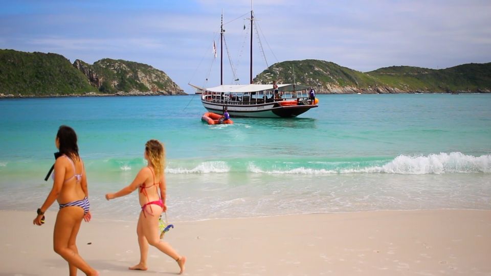 From Rio de Janeiro: Arraial do Cabo Boat Trip with Lunch - Lunch timing: why the buffet feels like an early dinner