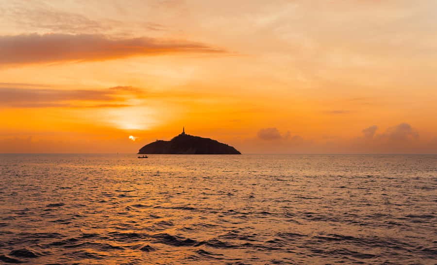 From Santa Marta: Sunset Sailboat Tour with 2 Beverages - Meeting Fellow Travelers Without Losing the Mood