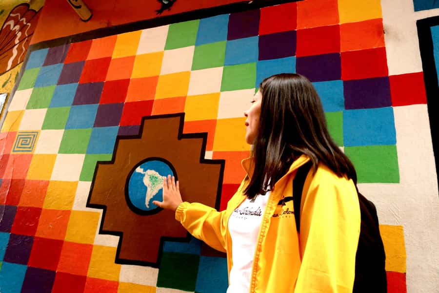 Graffiti Tour in La Candelaria Bogotá with Transportation - Key things you’ll notice on this La Candelaria graffiti walk