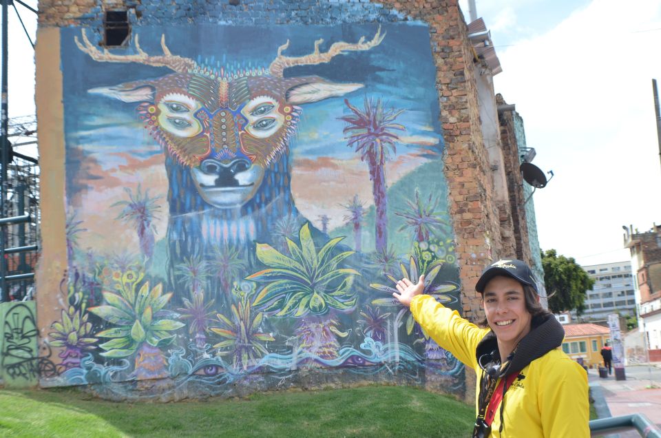 Graffiti Tour in La Candelaria Bogotá with Transportation - La Candelia’s off-the-beaten murals and the artists behind the paint