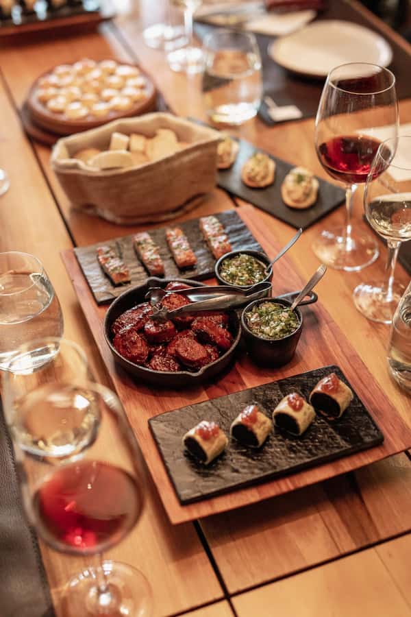 Iguazu Falls: The Argentine Experience Interactive Dinner - Who this dinner suits best in Iguazú
