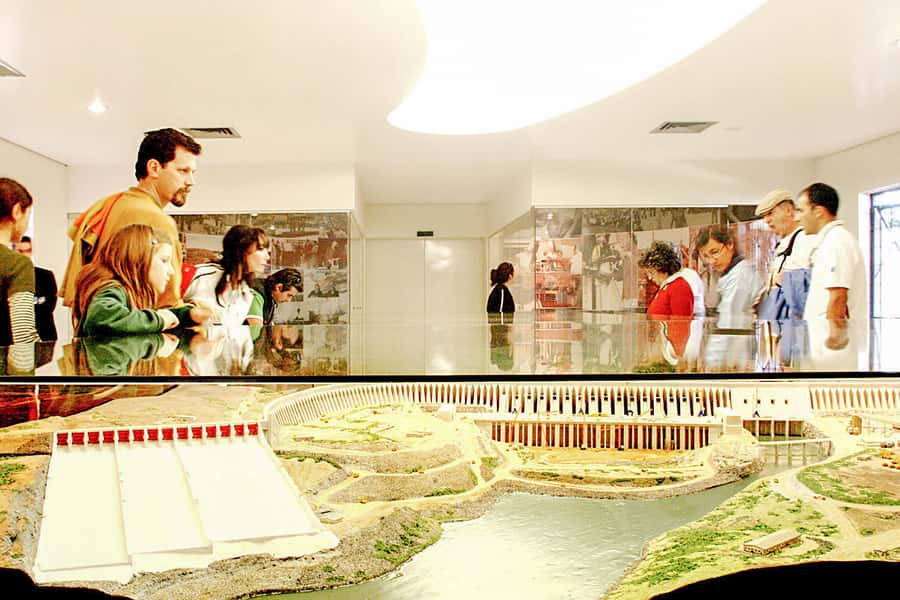 Itaipu Dam Tour with Admission Ticket from Foz do Iguaçu - Who should book this Itaipu Dam tour?