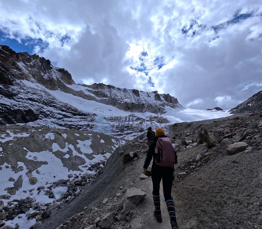 La Paz: Charquini Mountain Guided Hike - Charquini Mountain guided hike: a high-altitude day that stays doable