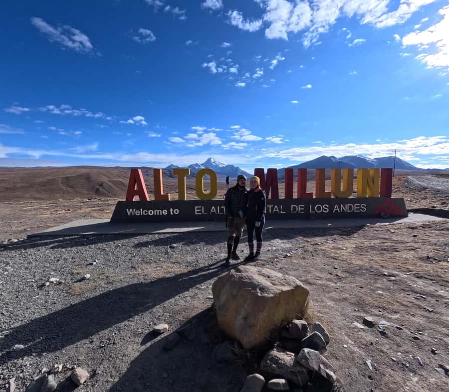 La Paz: Charquini Mountain Guided Hike - The van stops that set the mood: Apacheta Jilarata and the highland viewpoints