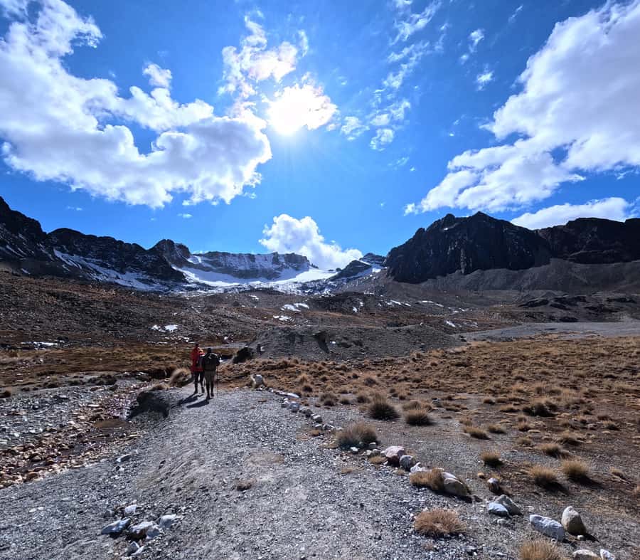 La Paz: Charquini Mountain Guided Hike - Laguna Esmeralda at the top: what you’re chasing, and how weather changes it