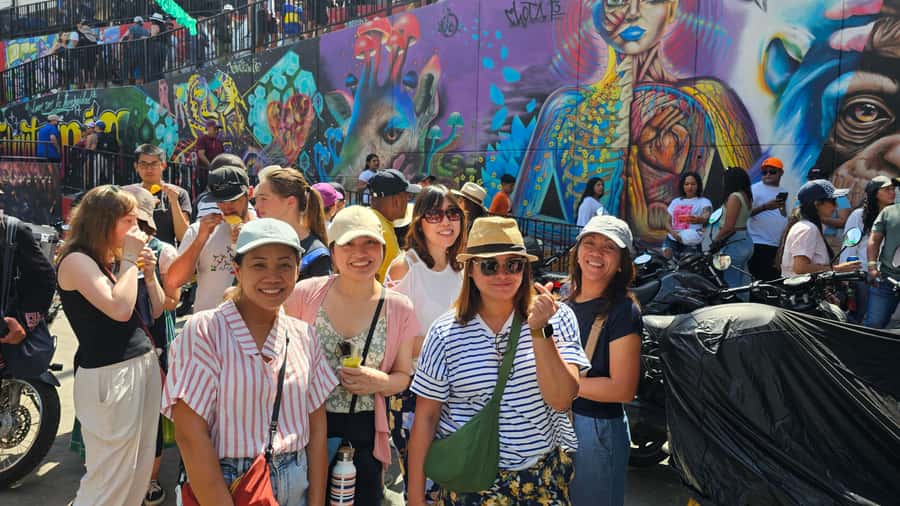 Medellín: Comuna 13 and Graffiti Guided Tour with a Local - Key highlights you will feel, not just see