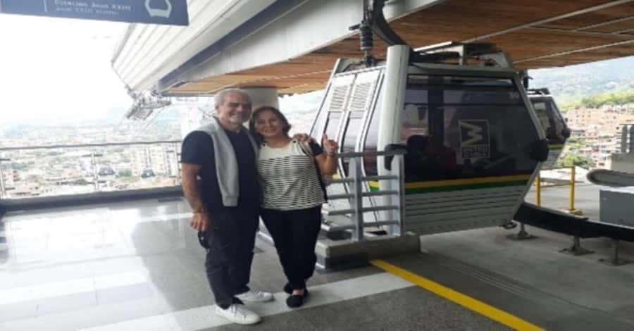 Medellín: Comuna 13, Cable Cars and Botero Statues Tour - Private Guide Energy: Local Pride, Smooth Timing, and Real Questions