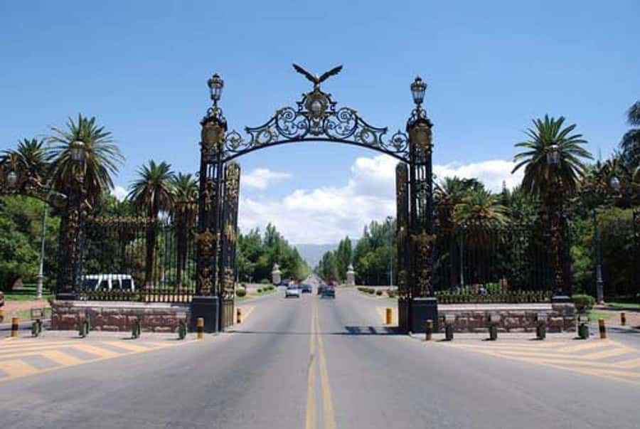 Mendoza: Half-Day Sightseeing City Tour - Independence Square, Memorial, and Civic District Stops That Give Context